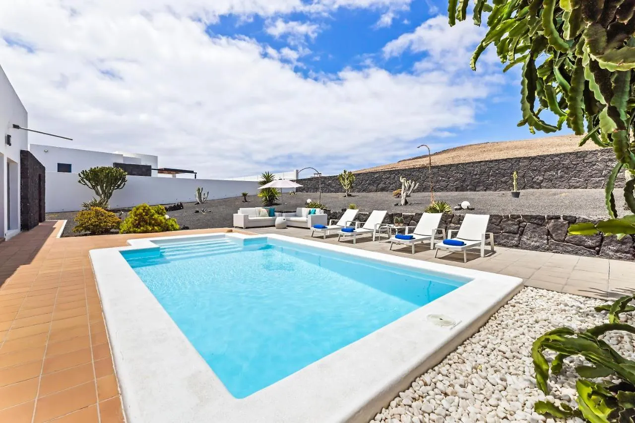 Villalia Nerea Playa Blanca  0*, Playa Blanca (Lanzarote) Hiszpania
